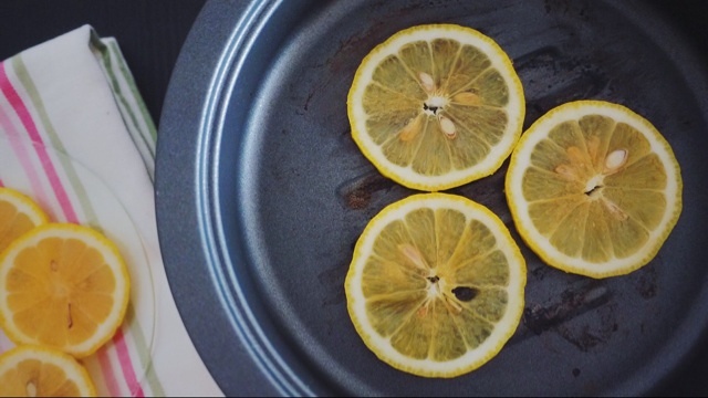 煎烤檸檬片泡水的做法 步骤3
