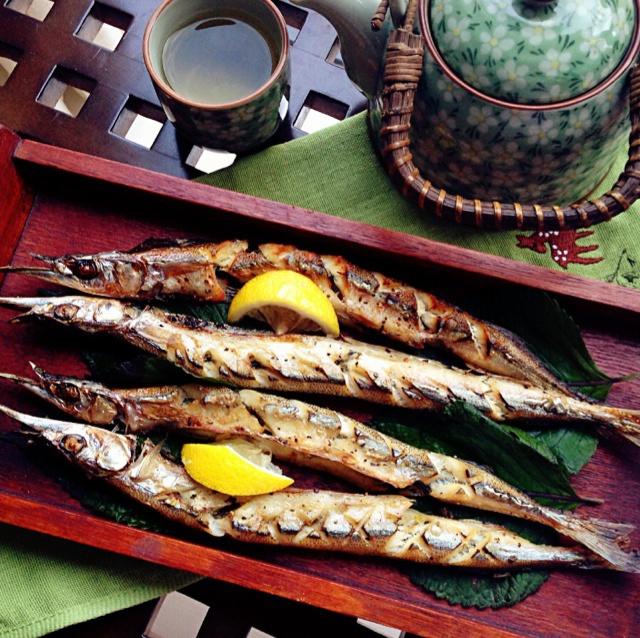 紫蘇檸檬鹽烤秋刀魚的做法 步骤4