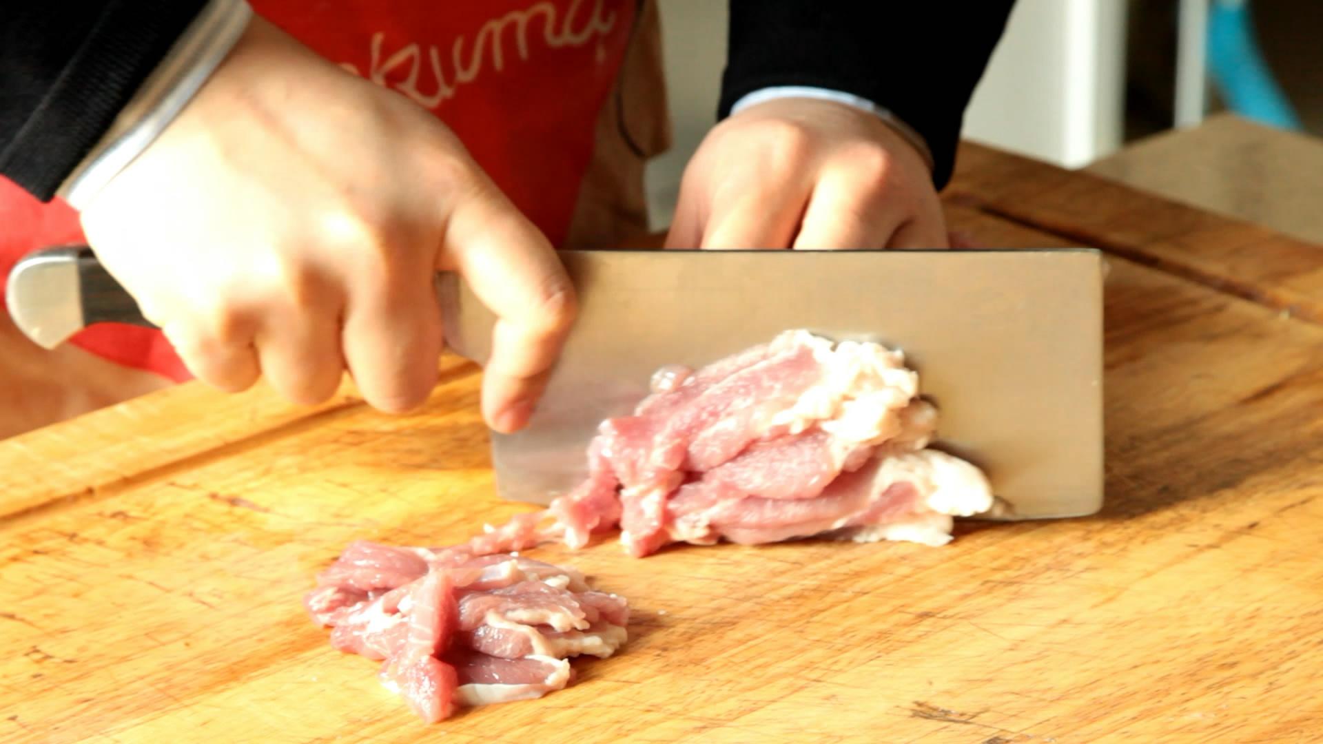 鮮蝦豬肉生煎包（一定要看視頻喲~）的做法 步骤1
