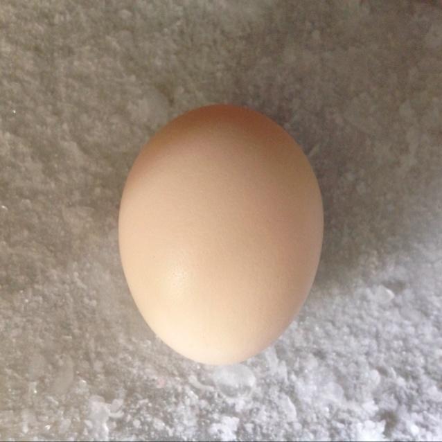 一個雞蛋 多個煎蛋的做法 步骤1
