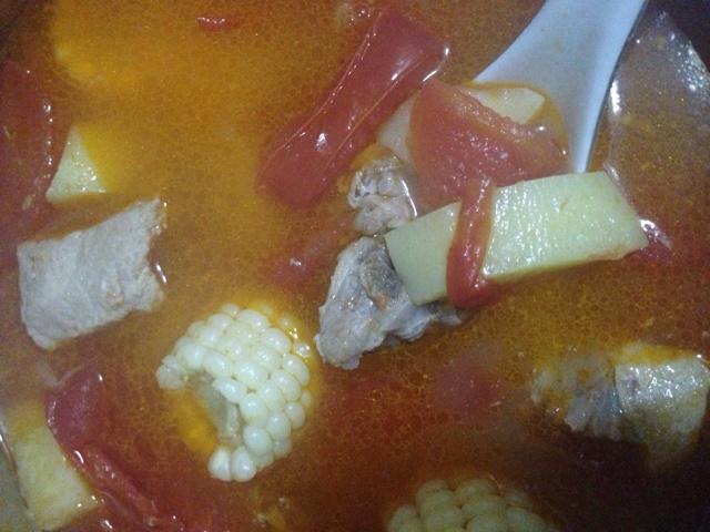 番茄土豆玉米排骨湯的做法 步骤1