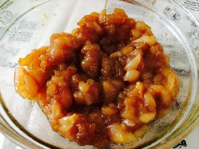 杏鮑菇雞粒炒飯的做法 步骤2