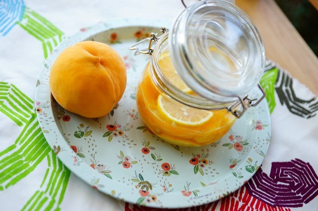 檸香糖水黃桃的做法 步骤2