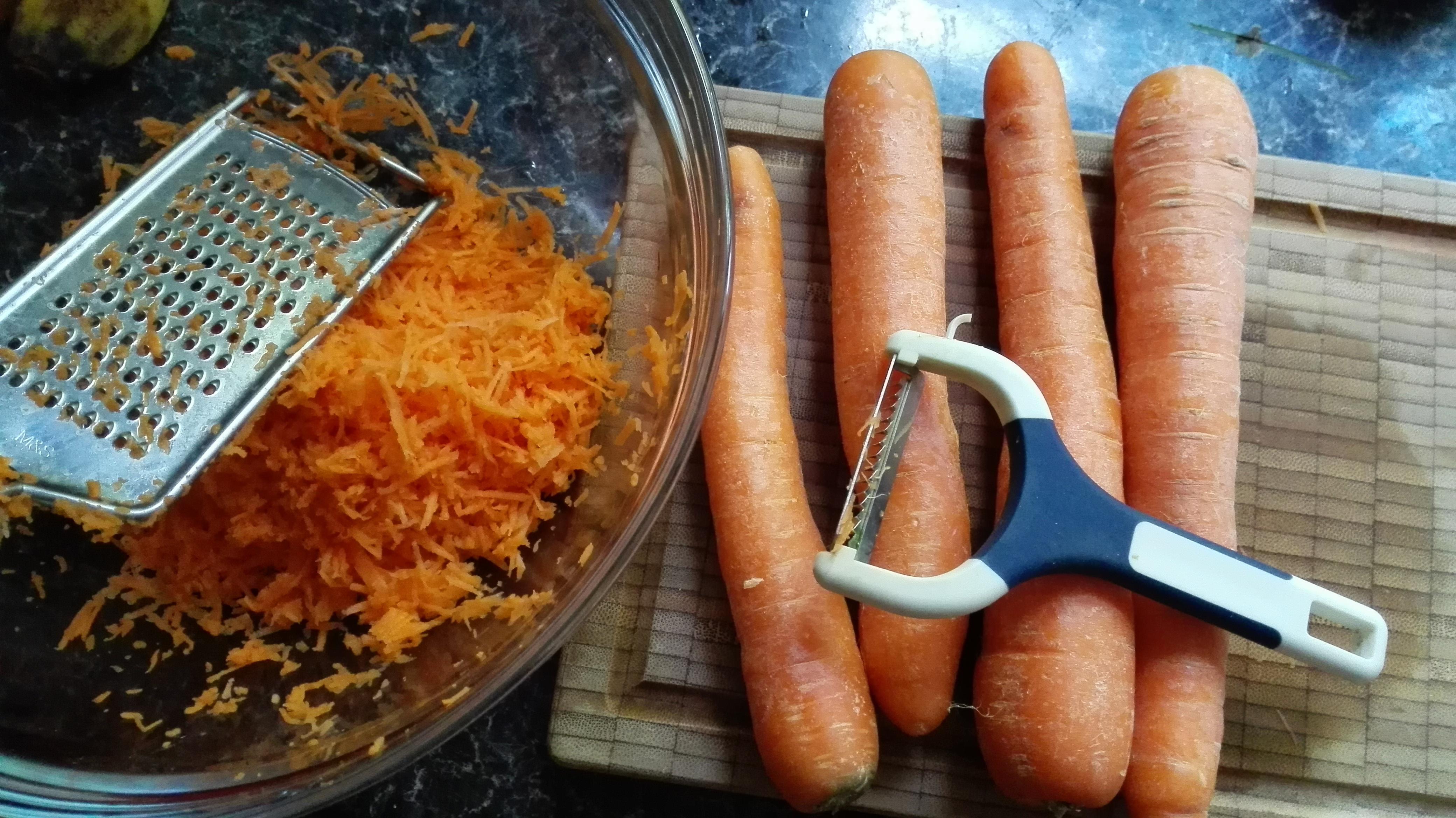 快手菜－無需打發簡易卻超美味的胡蘿卜蛋糕的做法 步骤1