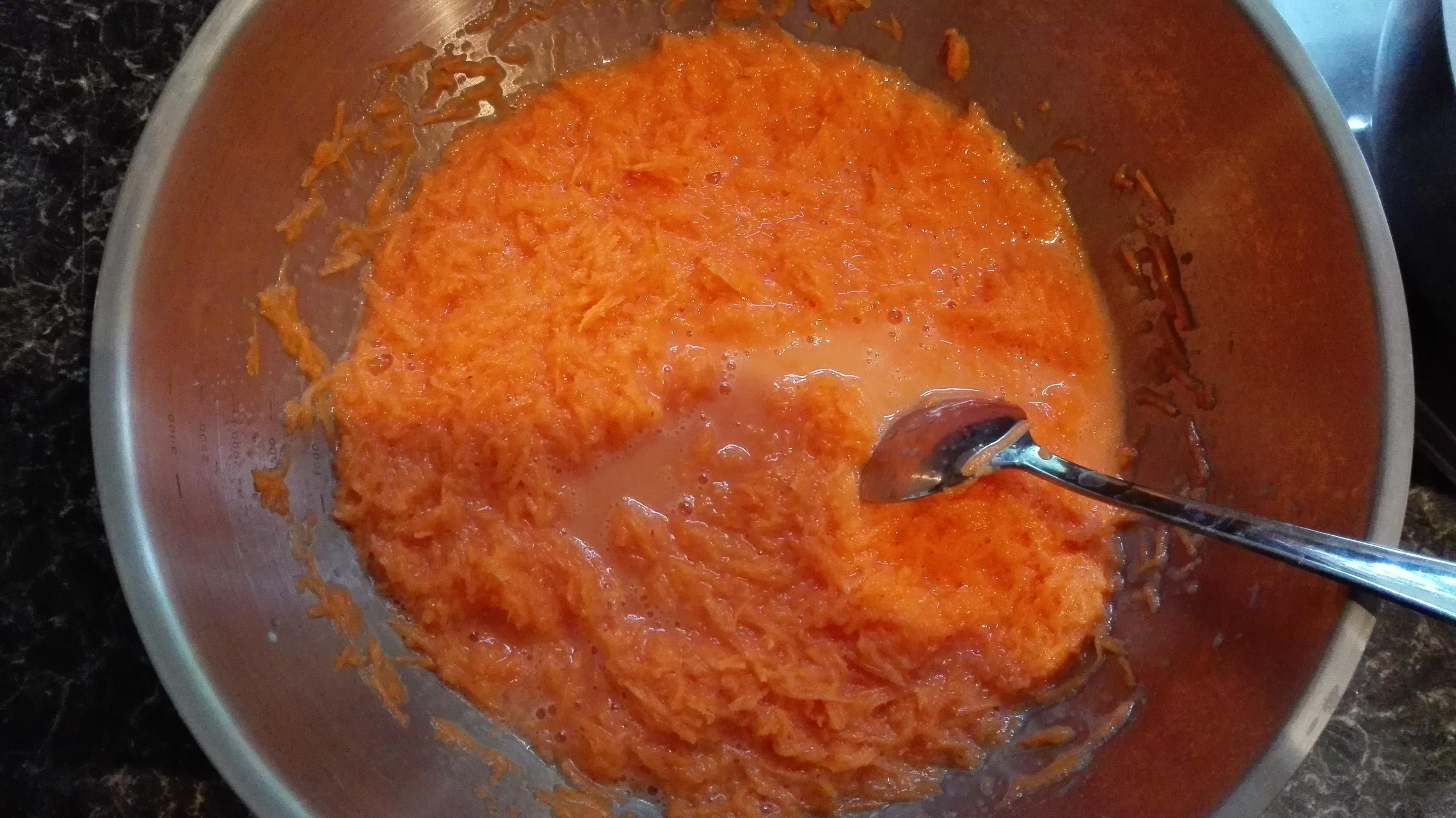 快手菜－無需打發簡易卻超美味的胡蘿卜蛋糕的做法 步骤4