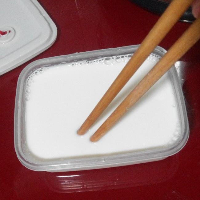 超簡單電飯鍋酸奶的做法 步骤3