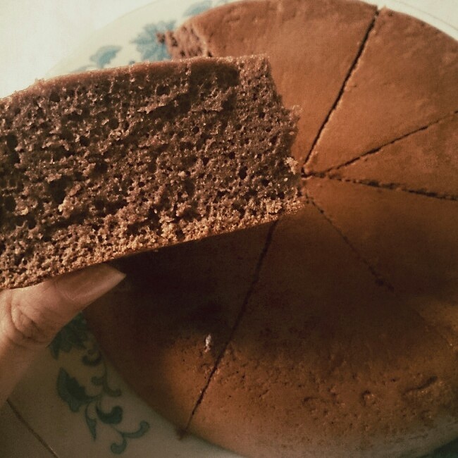 【廚娘養成記】經典巧克力蛋糕（電飯鍋版）的做法 步骤5