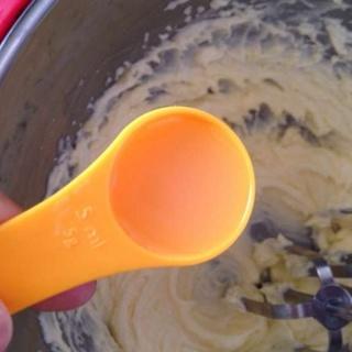 簡易的原味黃油曲奇制作方法的做法 步骤7