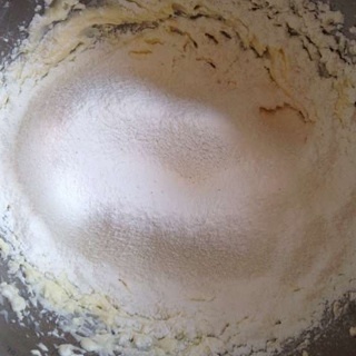 簡易的原味黃油曲奇制作方法的做法 步骤9