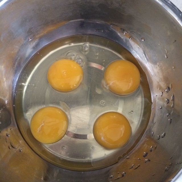 紅蘿卜雞蛋餅的做法 步骤1