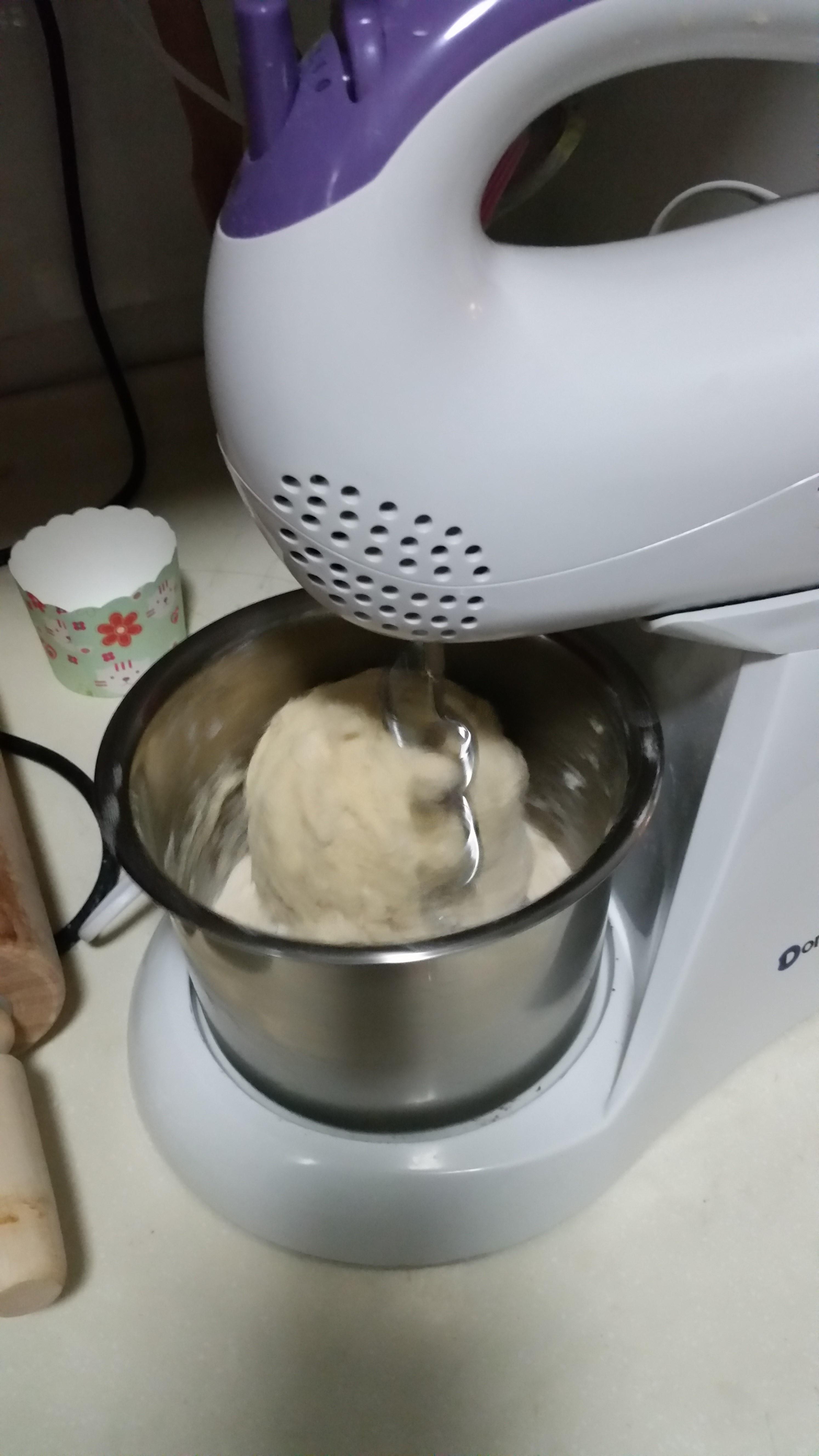 培根卷面包的做法 步骤1