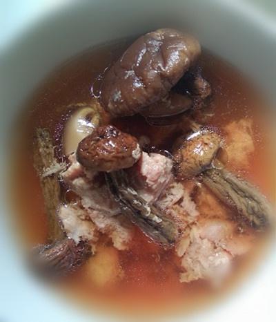 營養美味雙菇菌湯的做法 步骤5