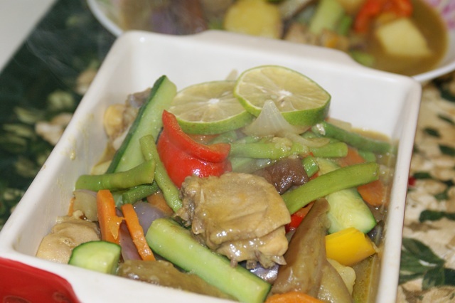 泰式青咖喱雞肉燴時蔬的做法 步骤5