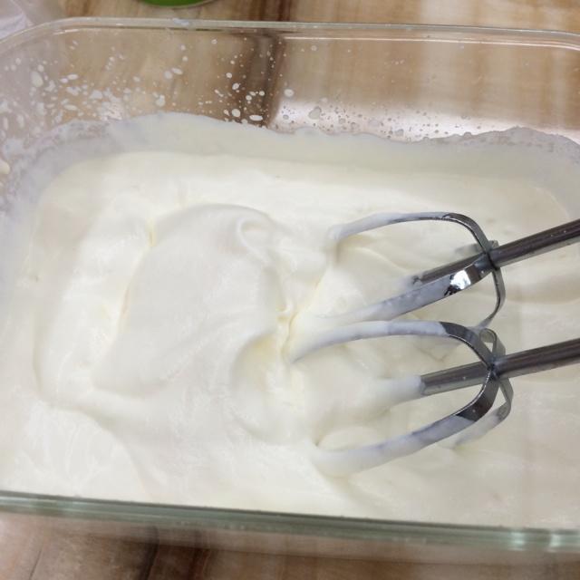 超簡單版冰淇淋的做法 步骤2