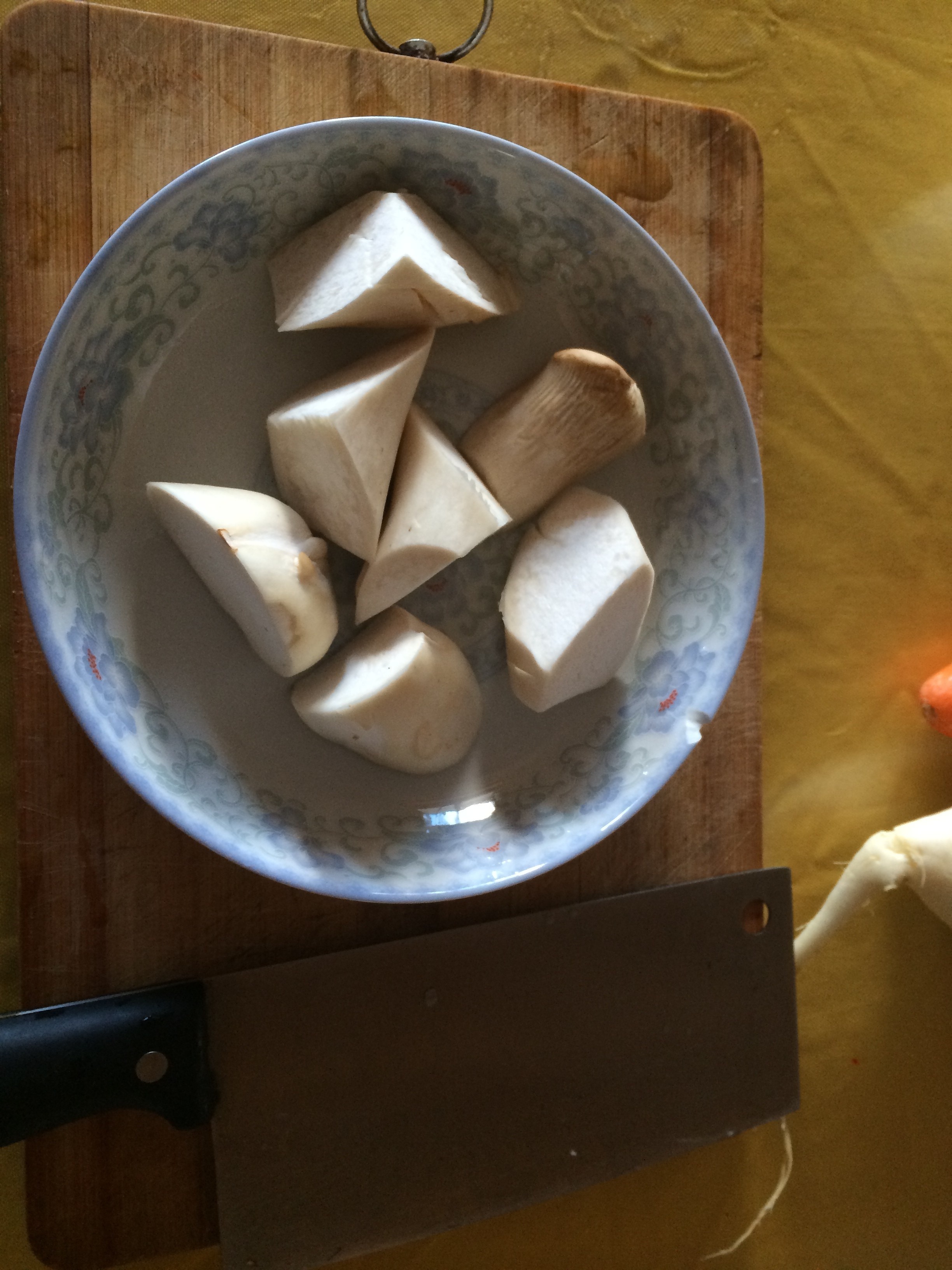 蘿卜菌菇湯的做法 步骤5