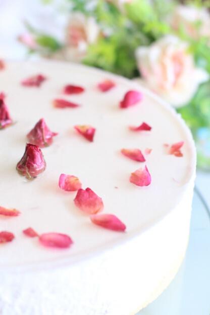 玫瑰蛋糕 —— 送給情人節的那個TA的做法 步骤8