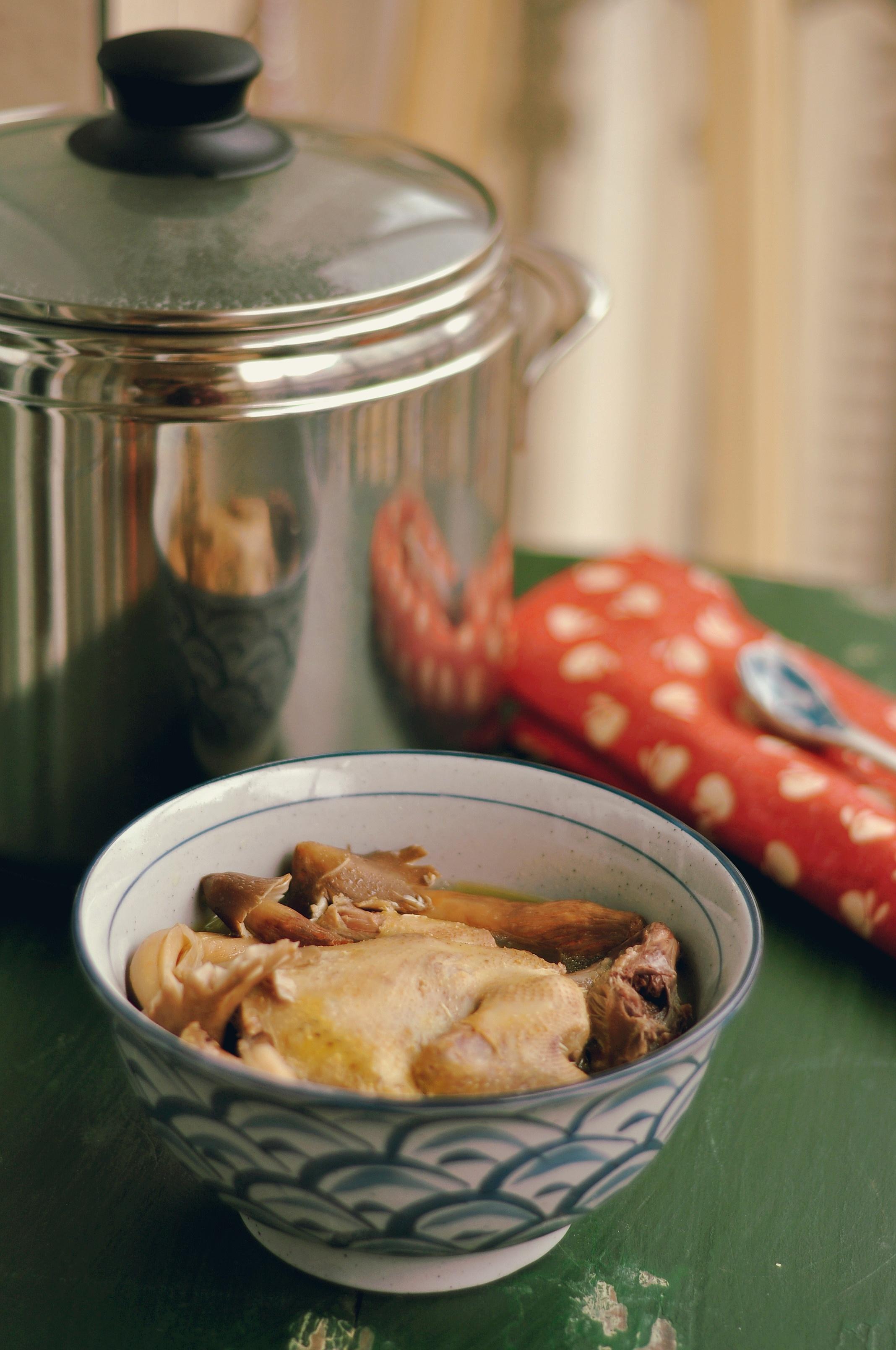 雞樅菌煲鴿湯（高壓鍋版）的做法 步骤5