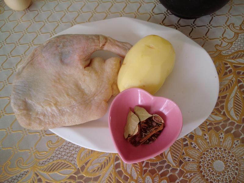 快手簡單的土豆炖鴨腿蓋飯的做法 步骤1