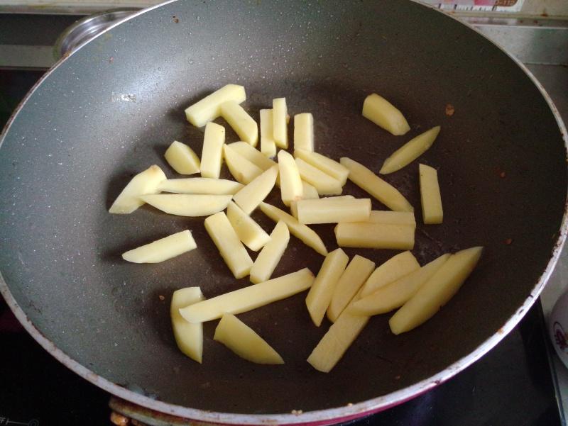 土豆控必做菜品---孜然土豆條的做法 步骤3