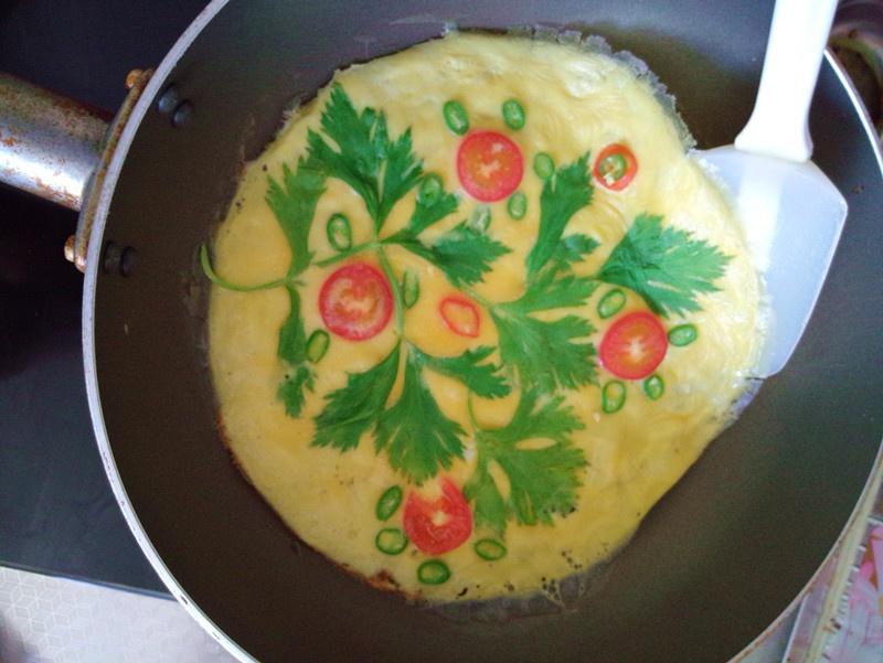幸福像花兒一樣----芹菜蛋餅的做法 步骤7