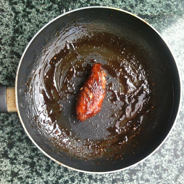 平底鍋蜜汁烤翅的做法 步骤4