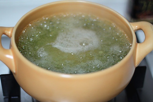 綠豆薏仁湯---三伏季的清涼飲品的做法 步骤2