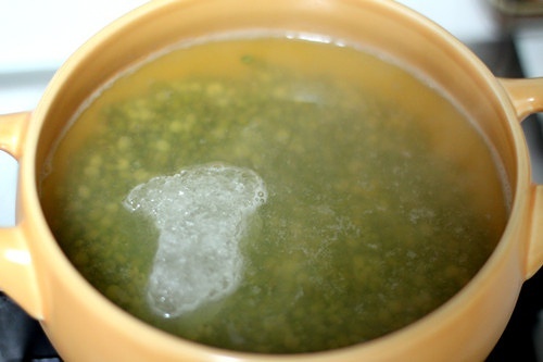 綠豆薏仁湯---三伏季的清涼飲品的做法 步骤3