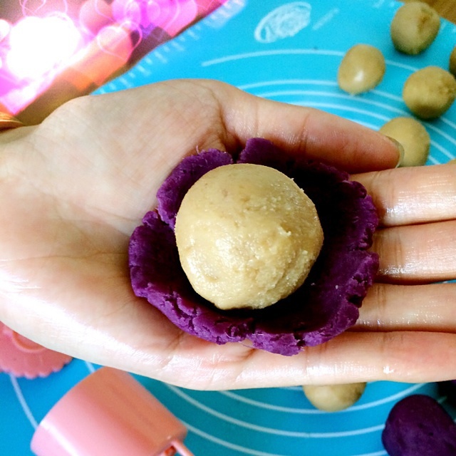 紫薯蓮蓉月餅的做法 步骤6