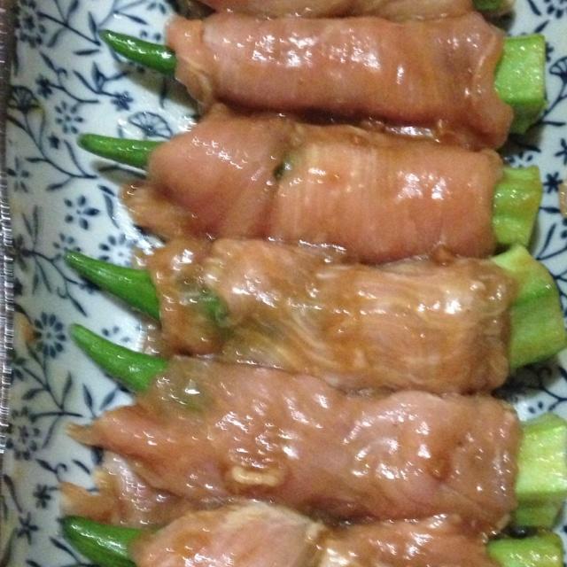 日式生姜燒肉烤秋葵的做法 步骤3