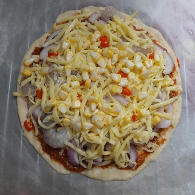 花邊鮮蝦披薩 披薩醬 餅底的做法 步骤10
