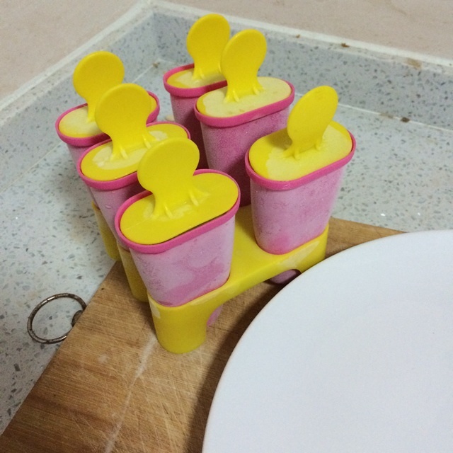牛油果水果冰淇淋冰淇淋冰棍（醇厚口味！健康低卡！無需奶油！淡奶！低糖！簡易版！）的做法 步骤2