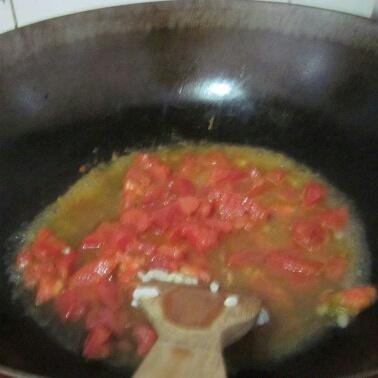 西紅柿炒飯的做法 步骤3