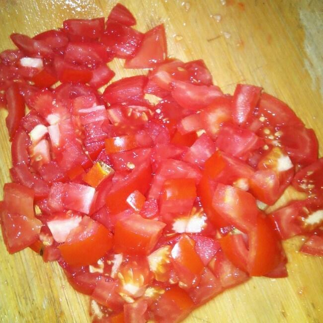 西紅柿雞蛋炒面的做法 步骤1