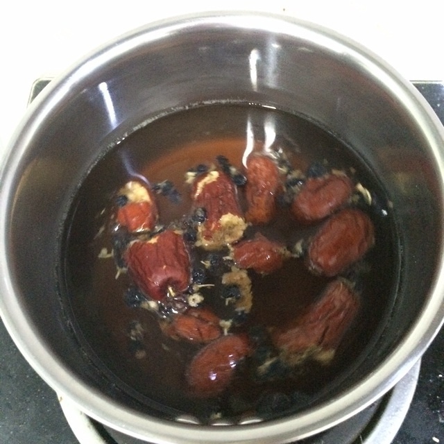 8分鐘快手女人生理湯——紅棗枸杞醪糟蛋的做法 步骤2