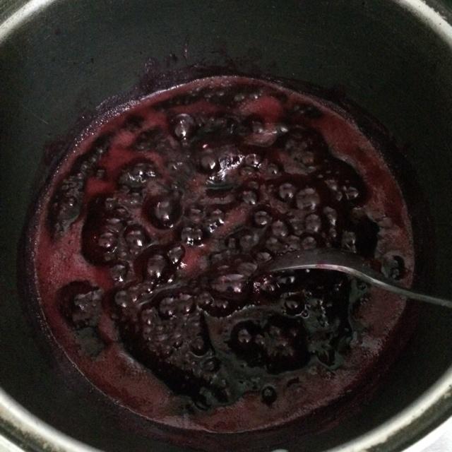 藍莓果醬（超簡單）的做法 步骤2