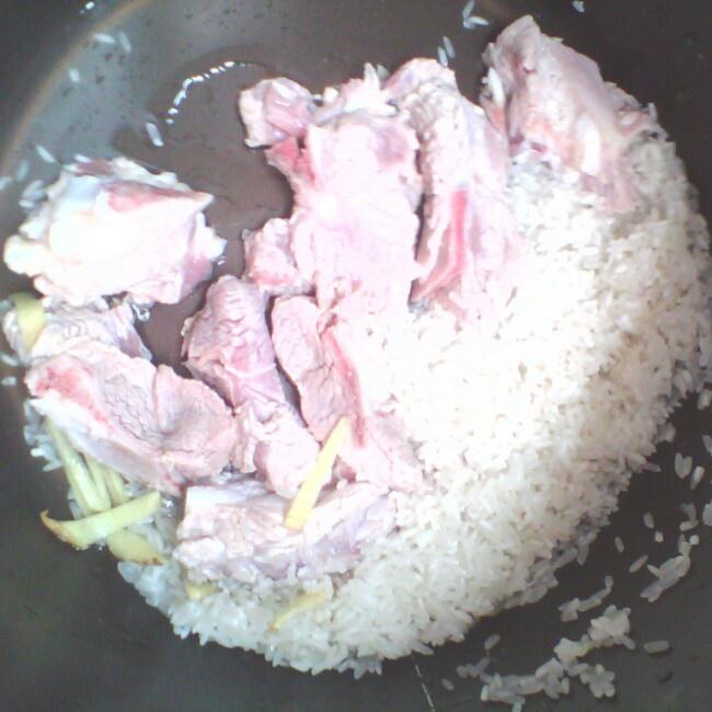 豬骨蟹肉粥（簡易版）的做法 步骤2