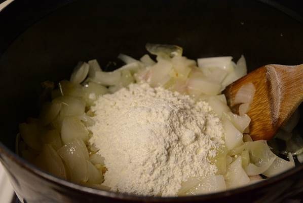 奶油炖菜——白醬零失敗的竅門的做法 步骤6