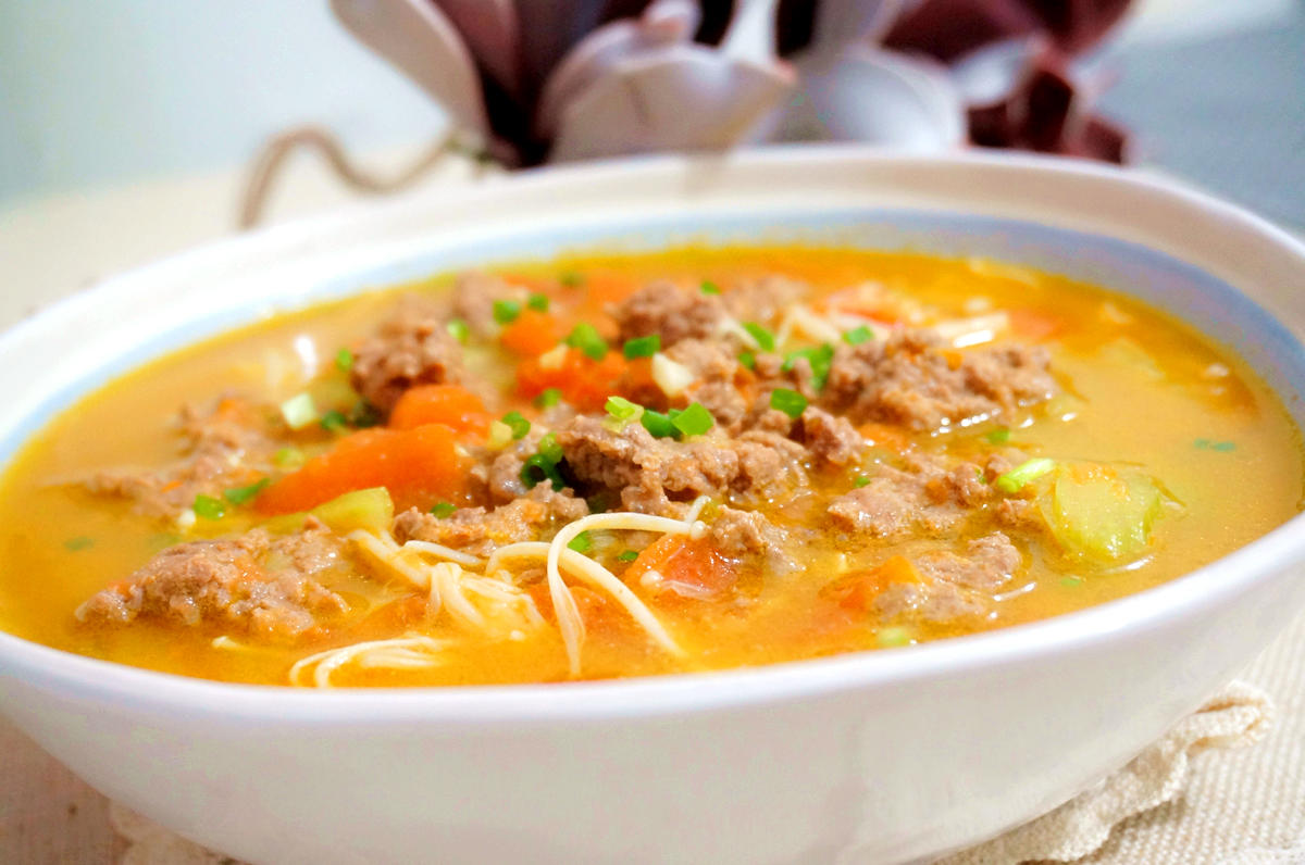 番茄牛肉湯 冬季就喝濃郁的湯，好存脂肪。的做法 步骤4