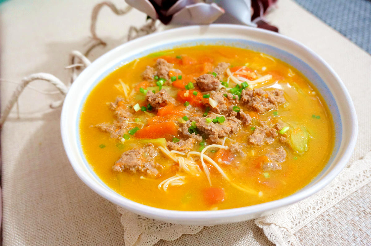 番茄牛肉湯 冬季就喝濃郁的湯，好存脂肪。的做法 步骤3