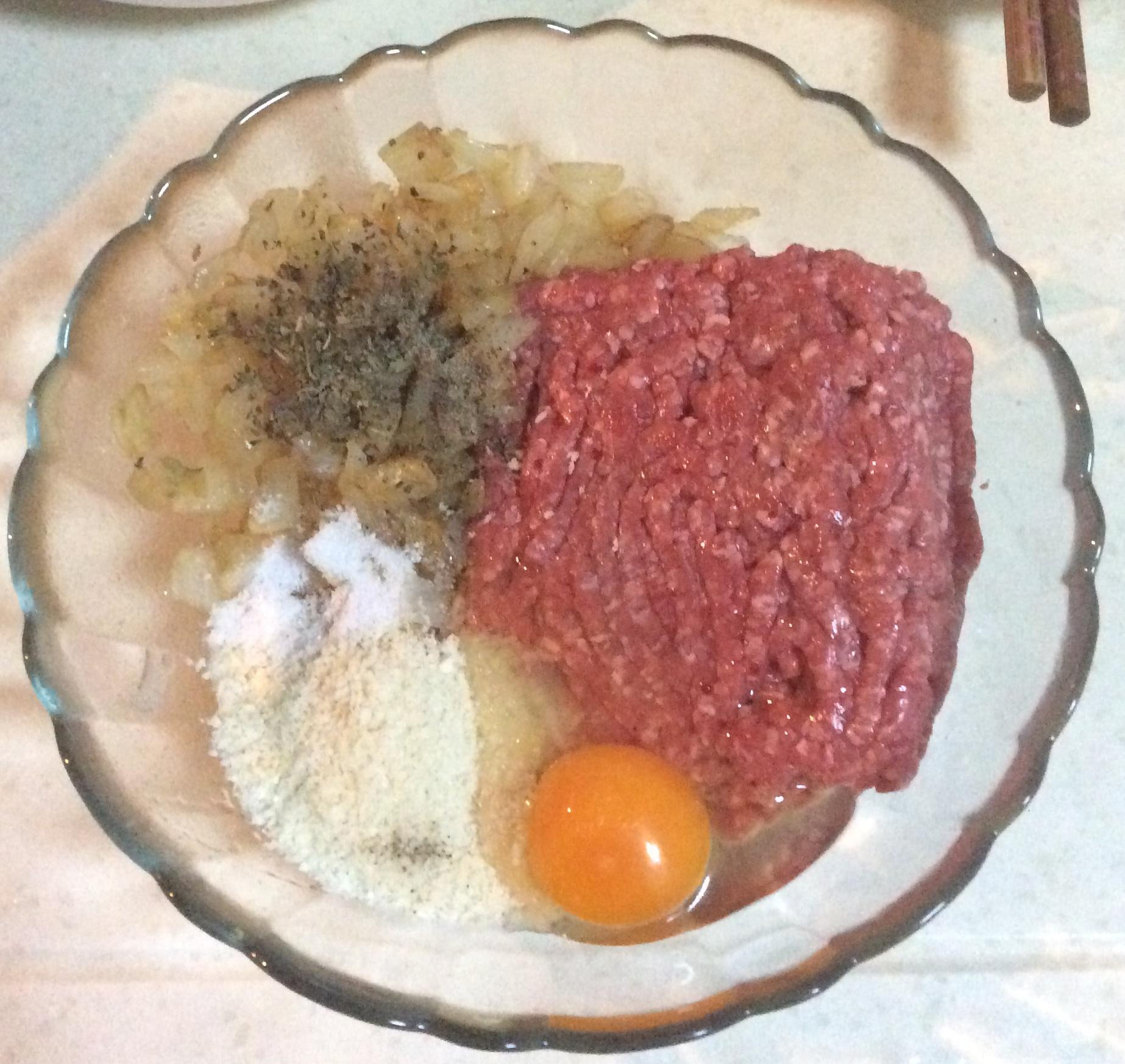 義大利蒜醬牛肉丸 （Meatballs in marinara sauce）的做法 步骤3