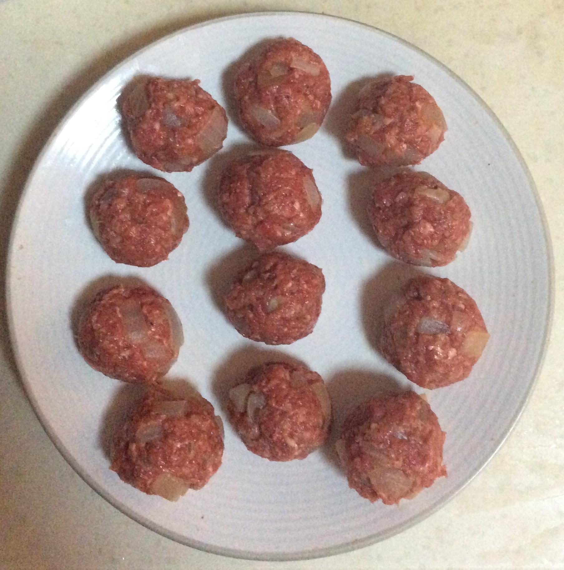 義大利蒜醬牛肉丸 （Meatballs in marinara sauce）的做法 步骤4