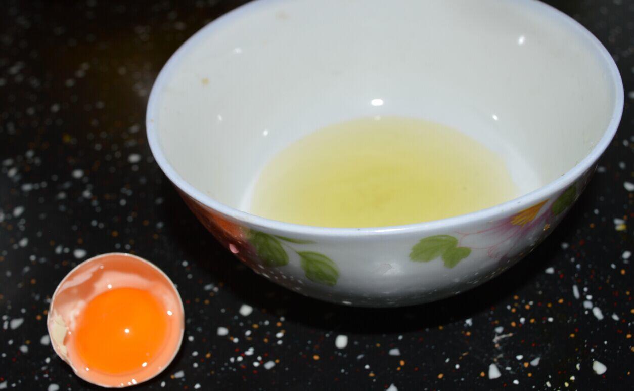 一個雞蛋做出來的兩道小甜品的做法 步骤2
