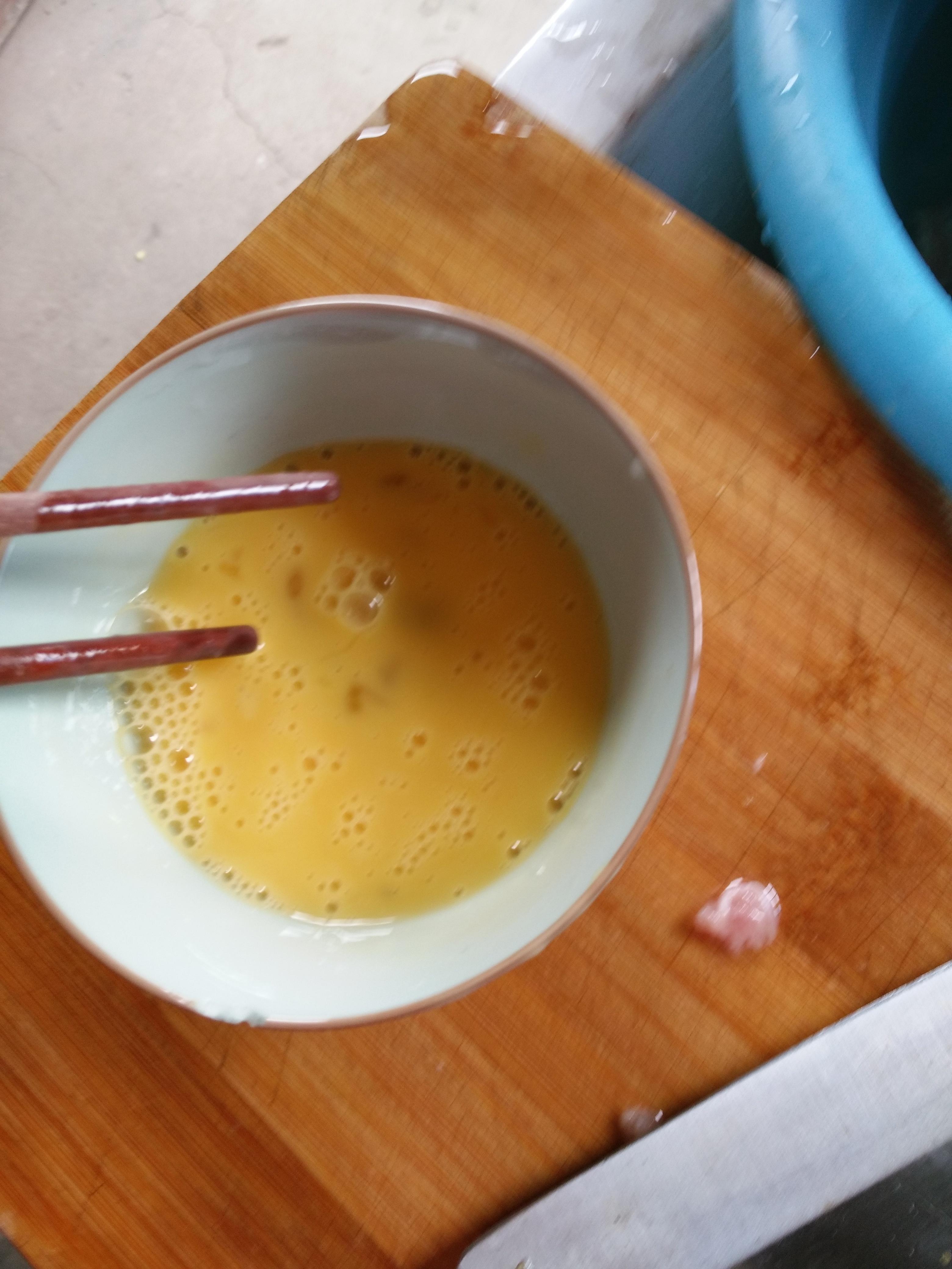 無油版榨菜雞蛋湯的做法 步骤3