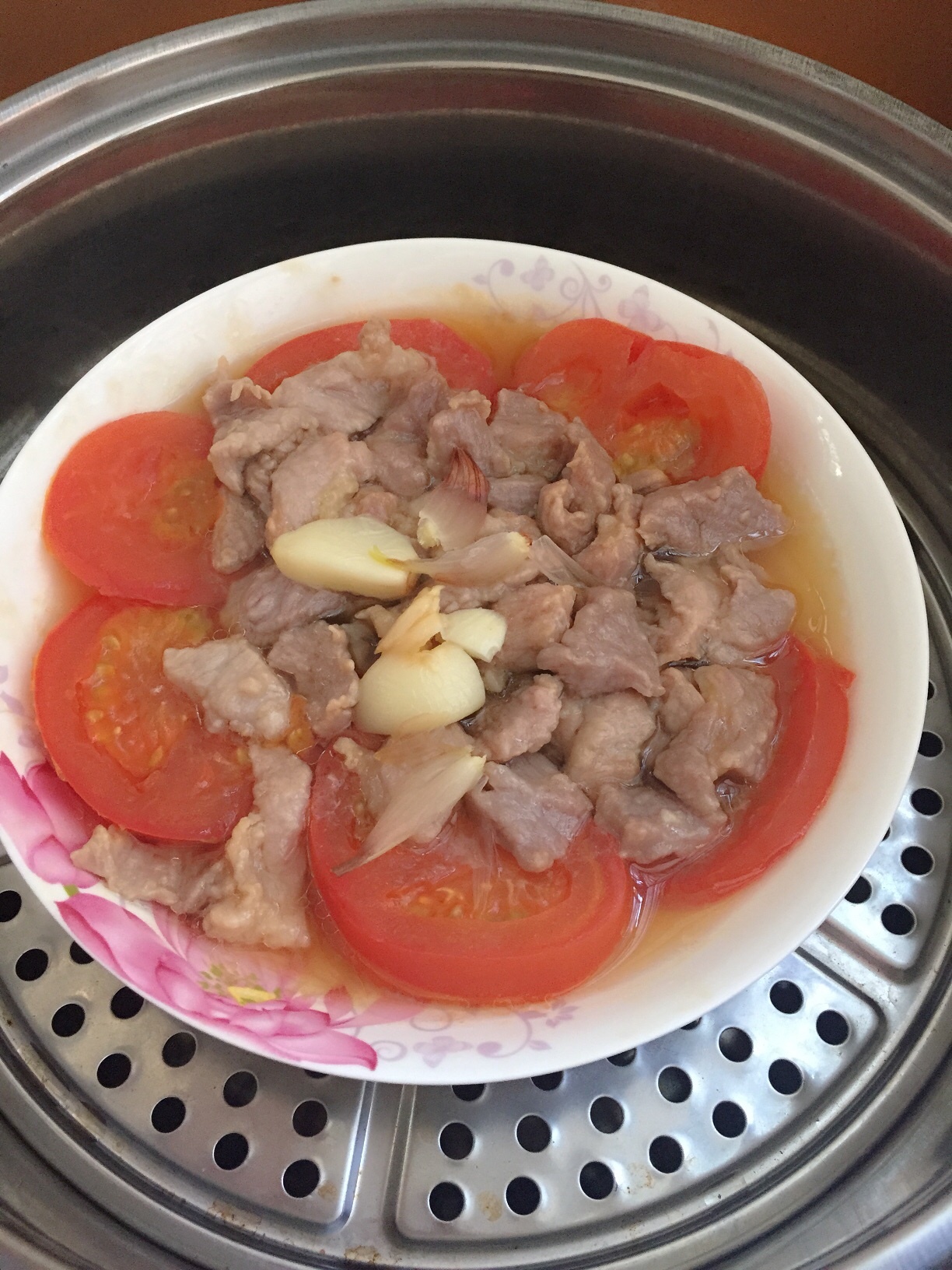 番茄蒸豬肉的做法 步骤2