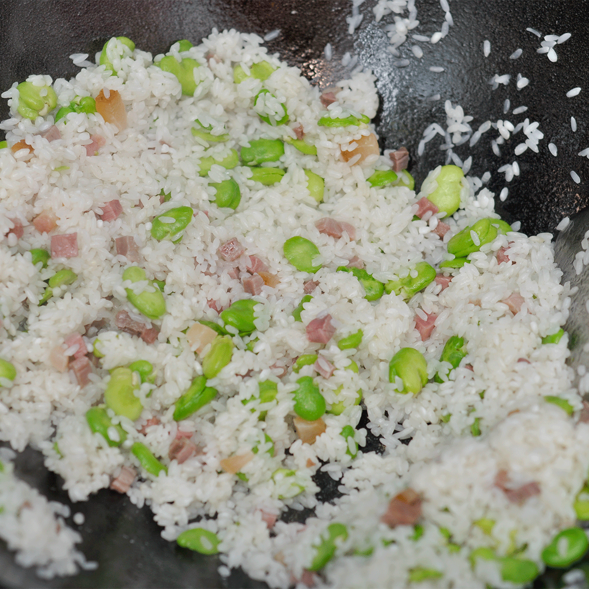 蠶豆火腿燜飯的做法 步骤5