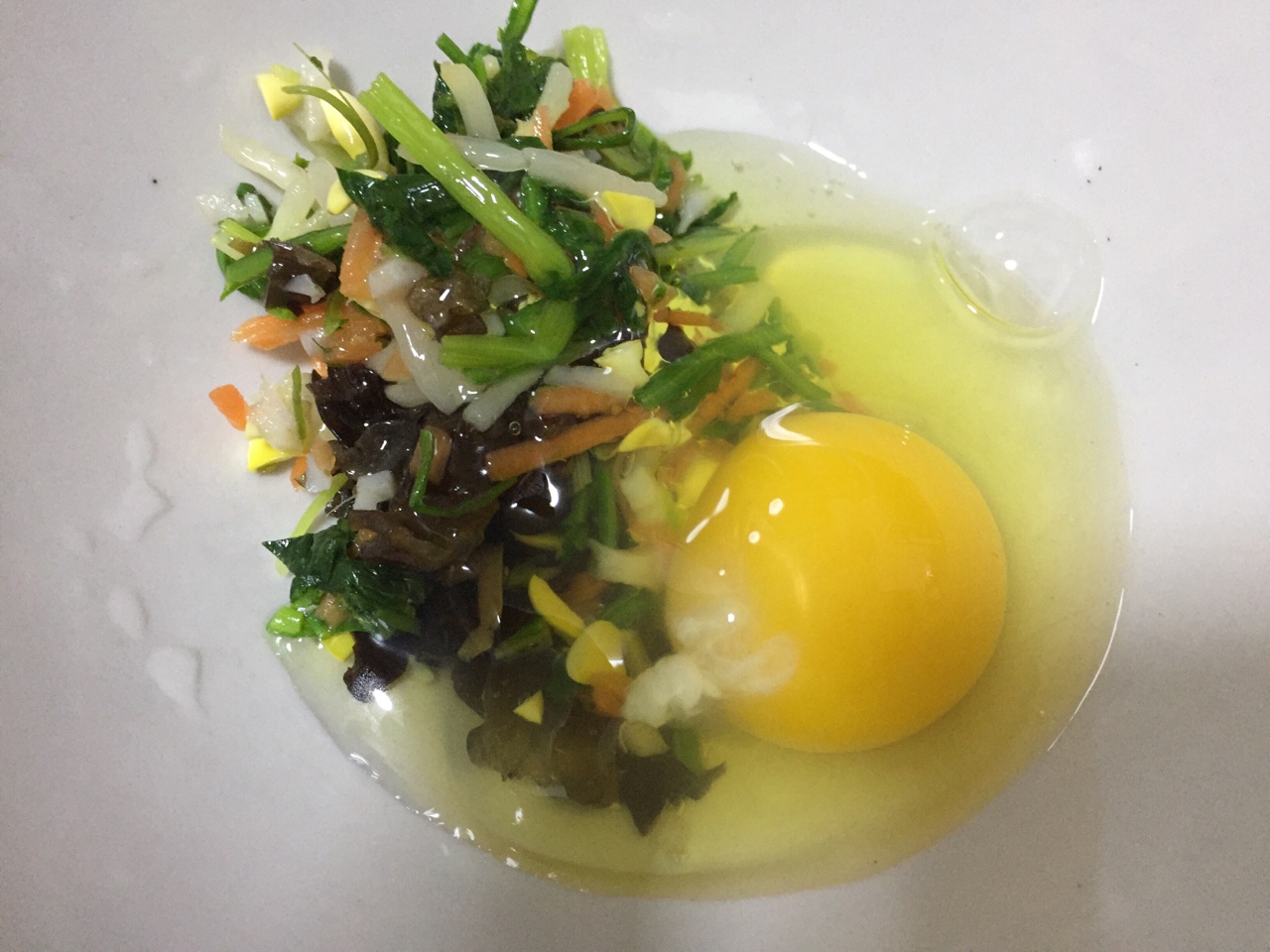 寶寶輔食-蔬菜鱈魚腸糯米小丸子的做法 步骤2