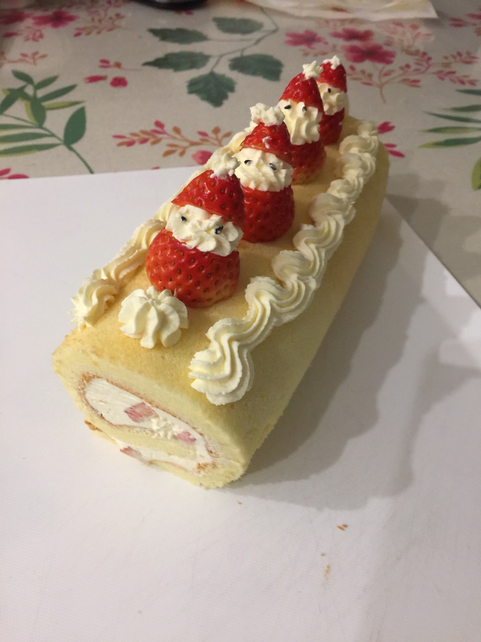 草莓聖誕老人蛋糕卷的做法 步骤7
