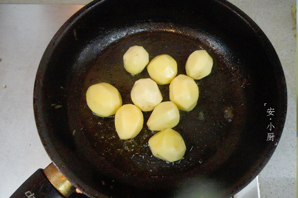 咖喱香煎小土豆的做法 步骤2