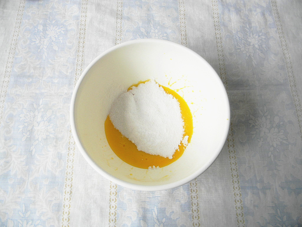 最適合烘焙小白的蛋黃小西餅的做法 步骤2