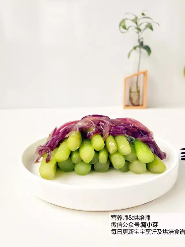寶寶輔食︰10分鐘美味冬令佳肴，清炒紅菜苔 12M+的做法 步骤7